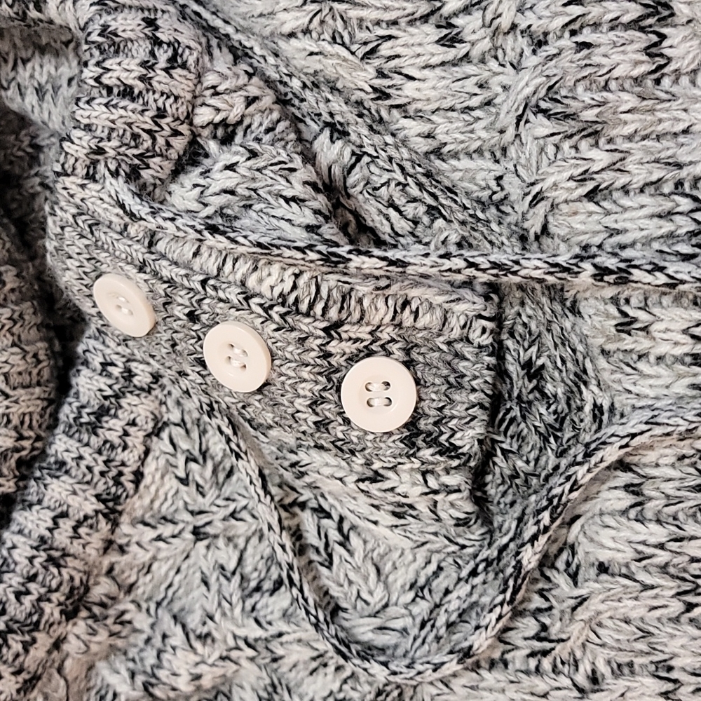 Men's Sweater - Picture 2 of 5